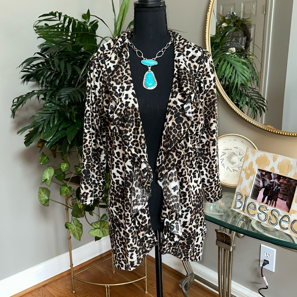 NY Collection Animal print ruffled cardigan size XL EUC🖤